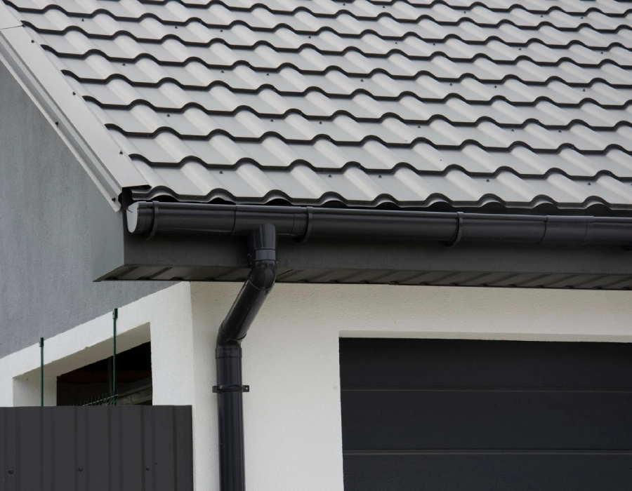 Travaux de zinguerie pour l’étanchéité et l’évacuation des eaux de pluie